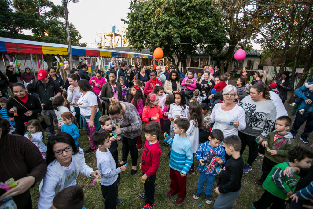 Muita cor e alegria no Happy Holi do Núcleo de Educação Infantil