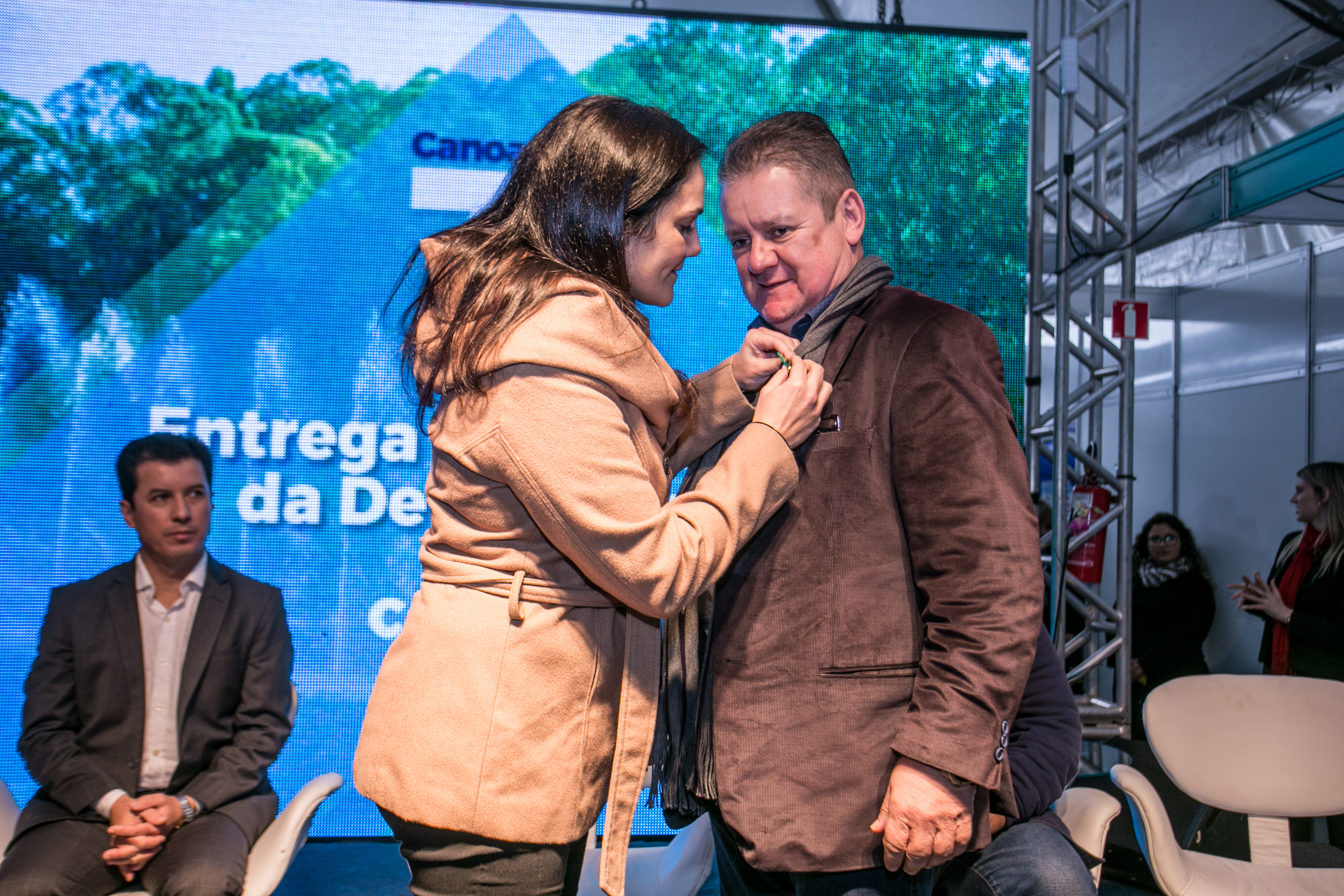 Linha da Leitura levou um pouquinho dos atrativos da feira à escola