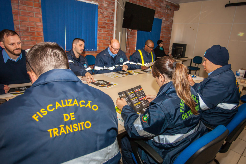 A atividade visa qualificar e engajar os servidores na promoção de um trânsito mais humanizado