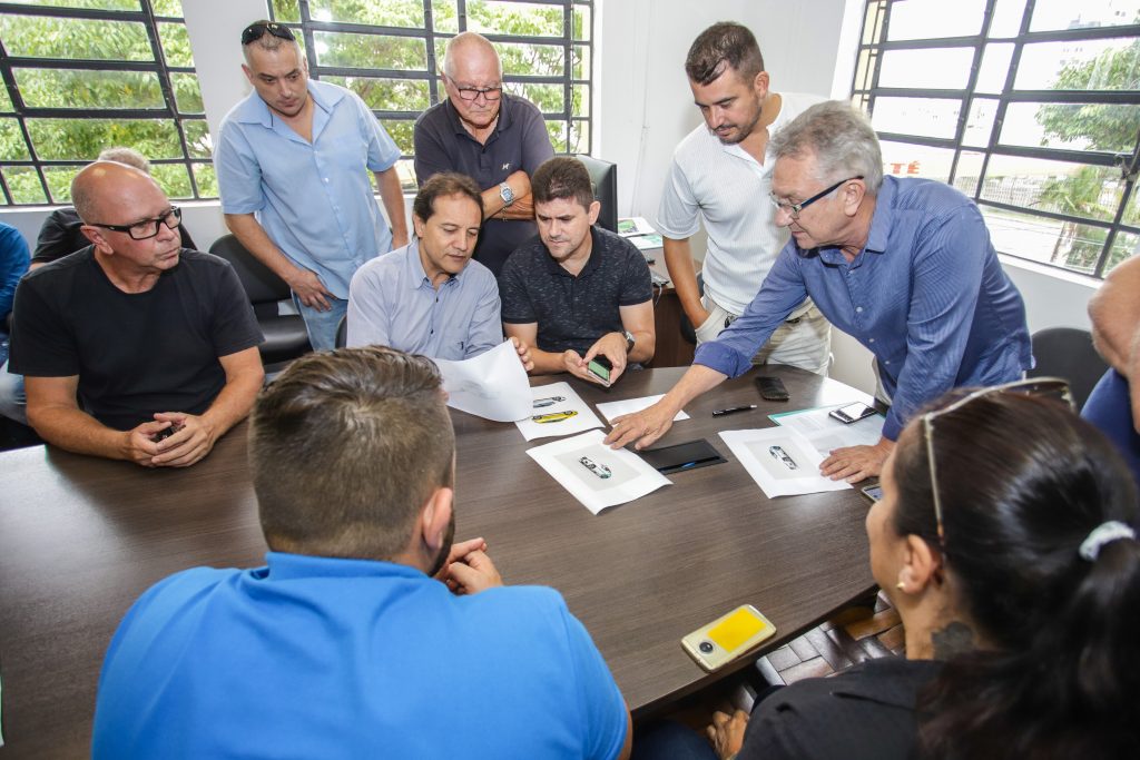 Táxis de Canoas passarão a ser da cor branca