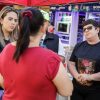 Tenda montada no Calçadão de Canoas levou informações a quem passou pelo local neste sábado (18), Dia de Combate ao Abuso e à Exploração Sexual contra Crianças e Adolescentes