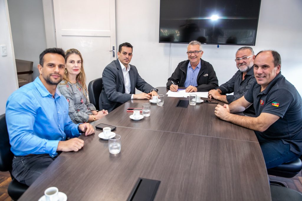 Lei que autoriza o repasse foi aprovada pela Câmara e sancionada pelo prefeito