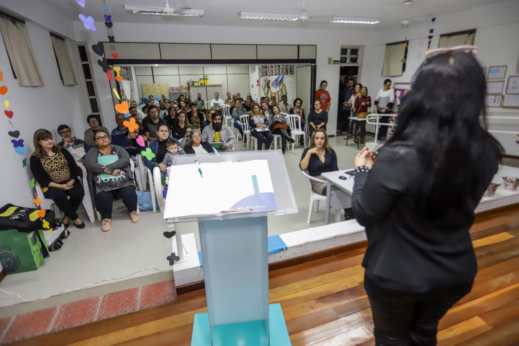 Ceia realiza seminário com foco na família