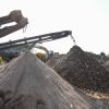 A usina de reciclagem de resíduos da construção civil de Canoas recebeu mais uma parte do maquinário, que produz 150 toneladas por hora