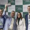 Concedida pela Abrecon, a homenagem é um reconhecimento aos avanços no combate irregular de lixo em Canoas