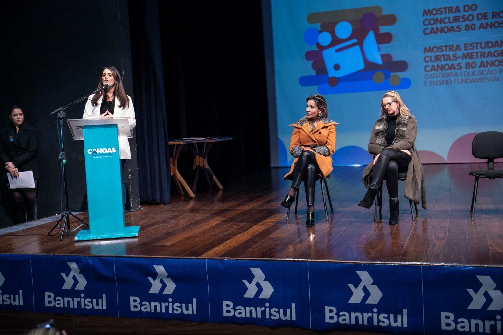 Mostra de curtas-metragens produzidos pela comunidade escolar emociona o público