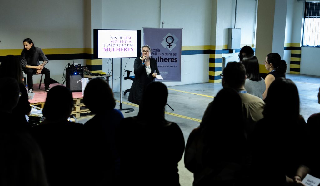 Palestra fala sobre prevenção à violência doméstica para trabalhadoras