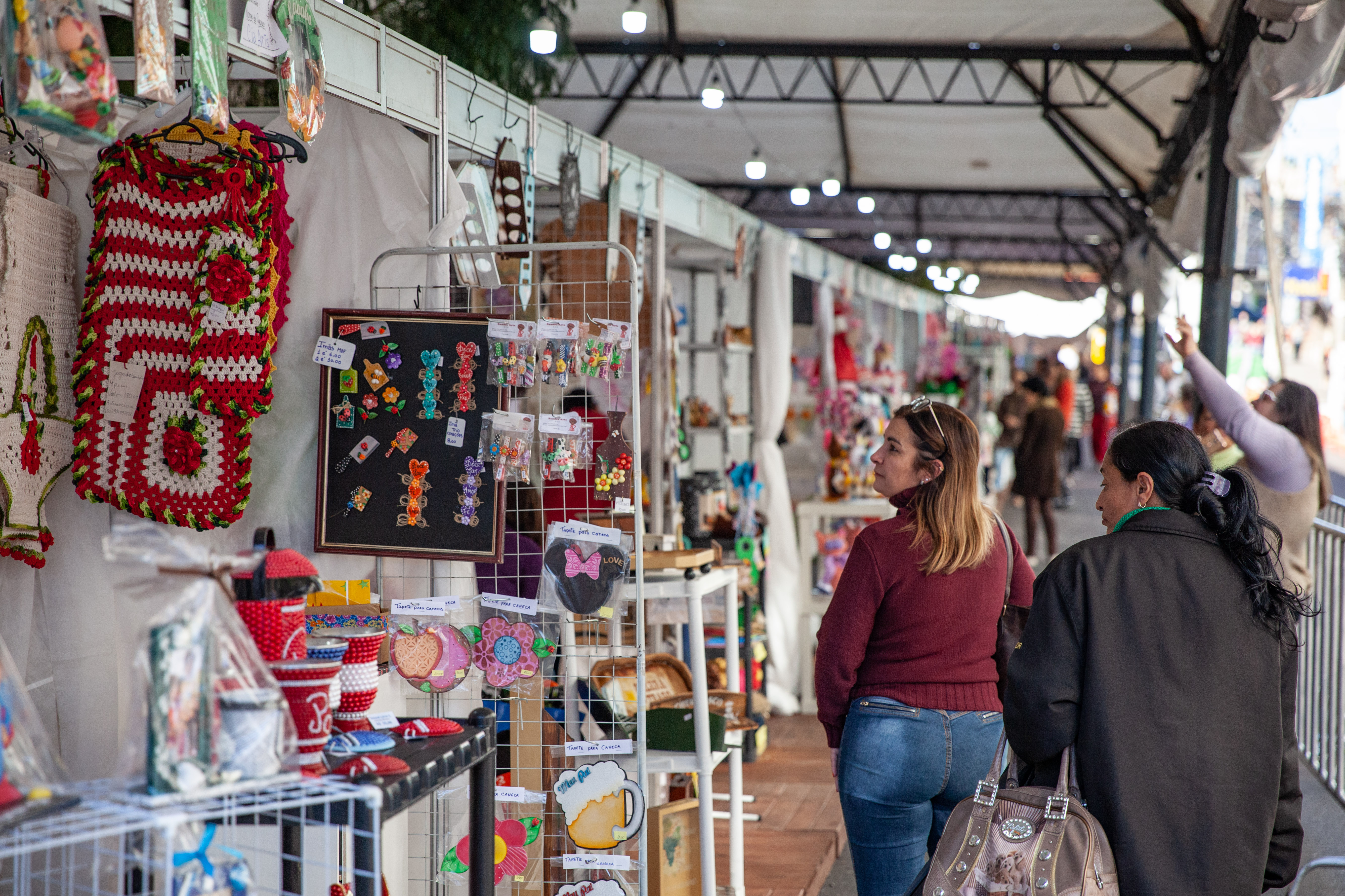 Tradicional Feira do Dia dos Pais reúne artesãos no Centro da cidade