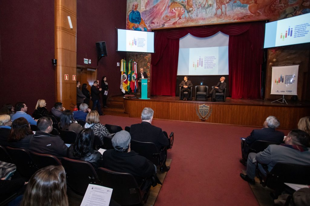 Seminário estimula a destinação de impostos para os fundos municipais do Idoso, Criança e do Adolescente