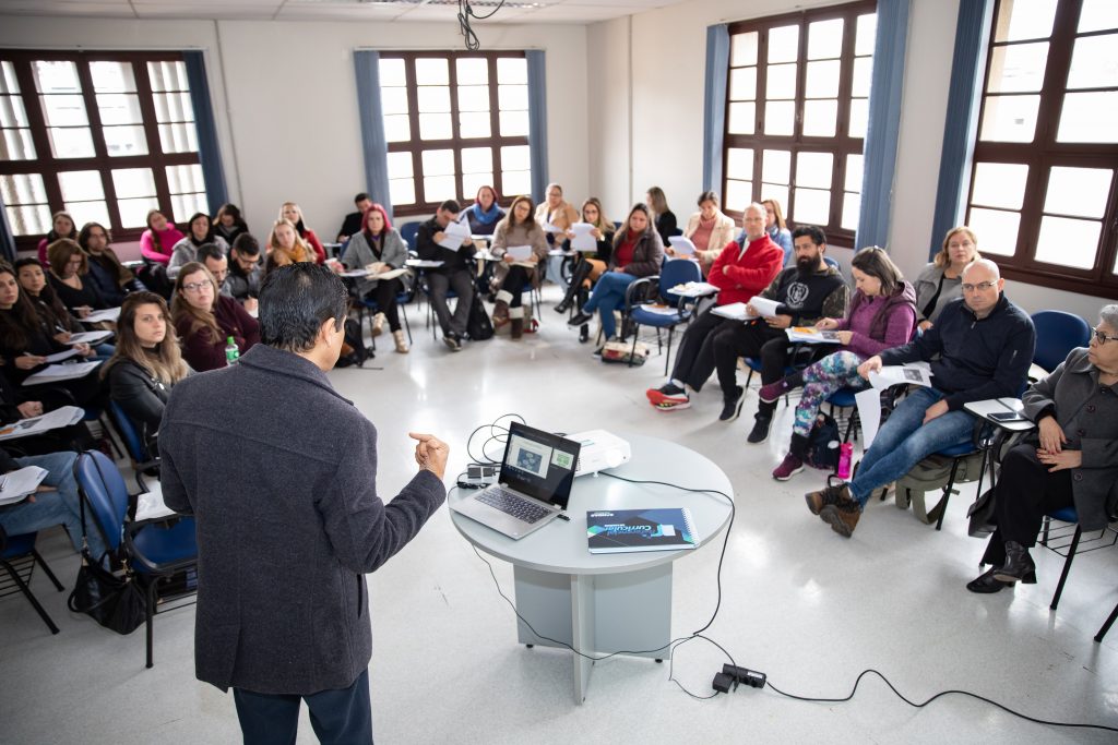 Pesquisa colaborativa leva professores a falarem sobre produção científica