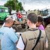 Nesta terça-feira (29), o Centro de Bem-Estar Animal (CBEA) em parceria com a Secretaria Municipal de Transporte e Mobilidade (SMTM) e a Guarda Municipal realizou mais uma Blitz de Proteção Animal, desta vez no Loteamento Prata, no bairro Fátima. A ação teve o objetivo de fiscalizar o estado de saúde dos cavalos que passavam pelo local.