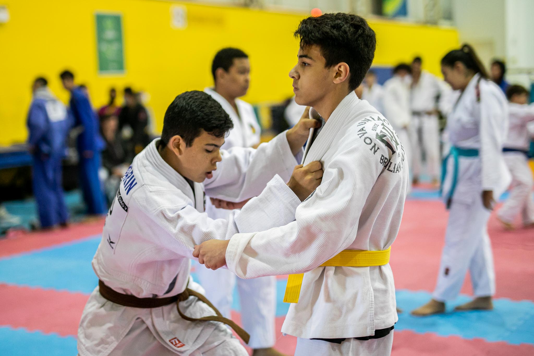 150 alunos disputam campeonato de xadrez nas Competições Escolares  Canoenses – Prefeitura Municipal de Canoas