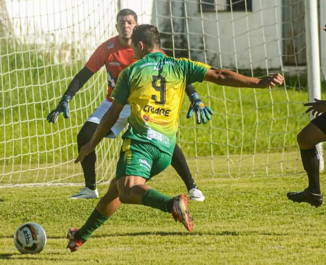 Duas Equipes De Futebol Profissional Saindo Do Campo Após O Jogo