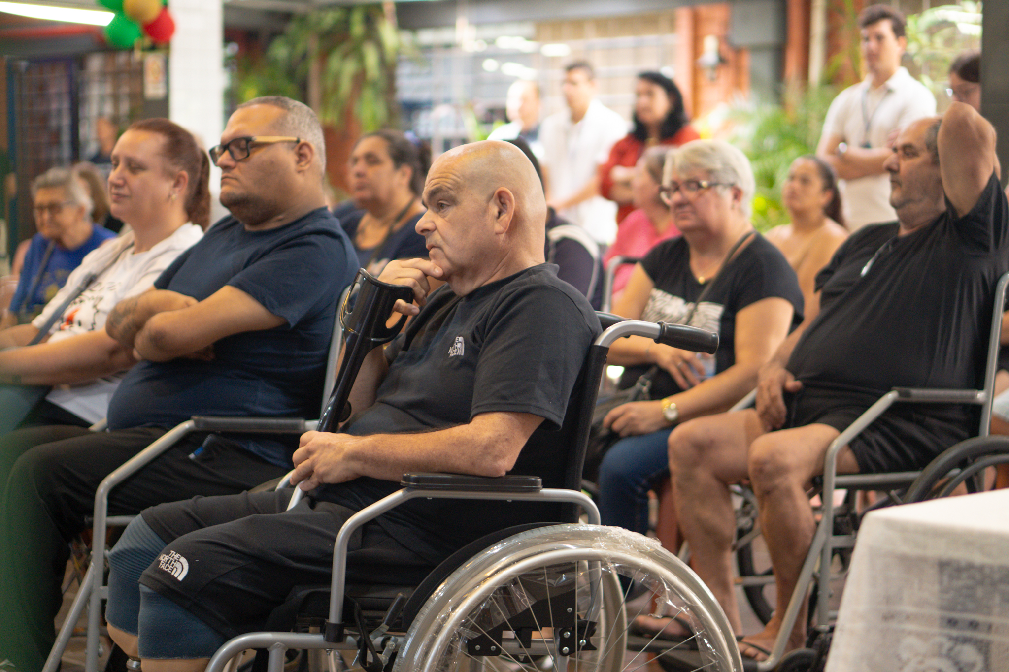 Canoas entrega órteses, próteses e cadeiras de rodas pelo SUS e fortalece parceria com a Acadef