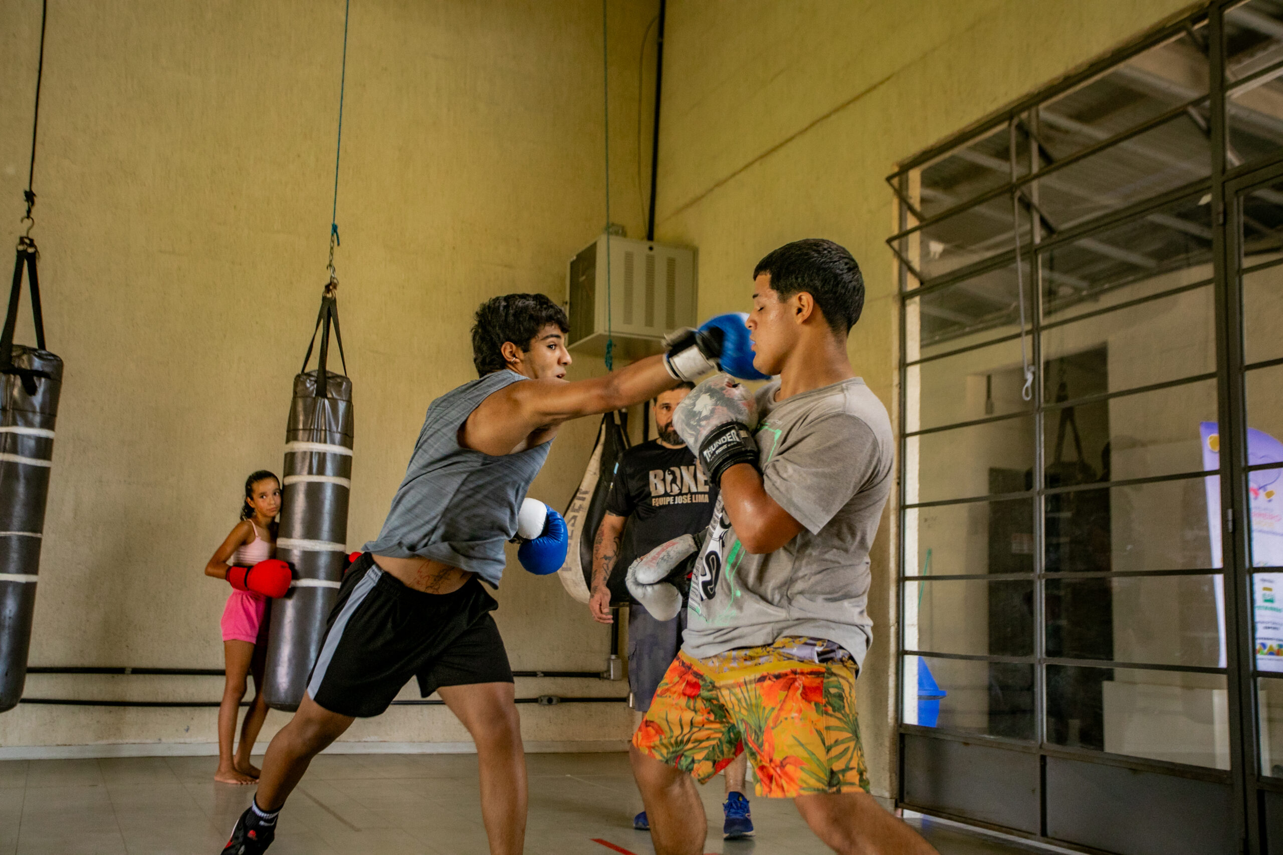 Praça da Juventude Nelson Mandela inicia aulas de boxe olímpico para jovens