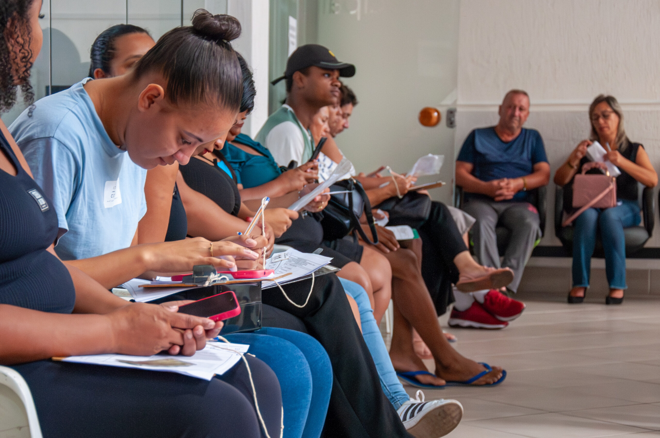 Caravana de Empregos atrai jovens à procura da primeira oportunidade de trabalho