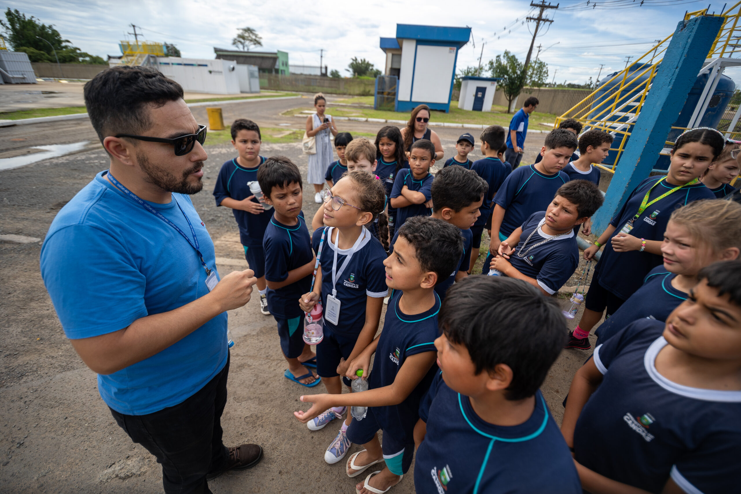 Estudantes da rede municipal visitam a Corsan em celebração ao Dia da Água