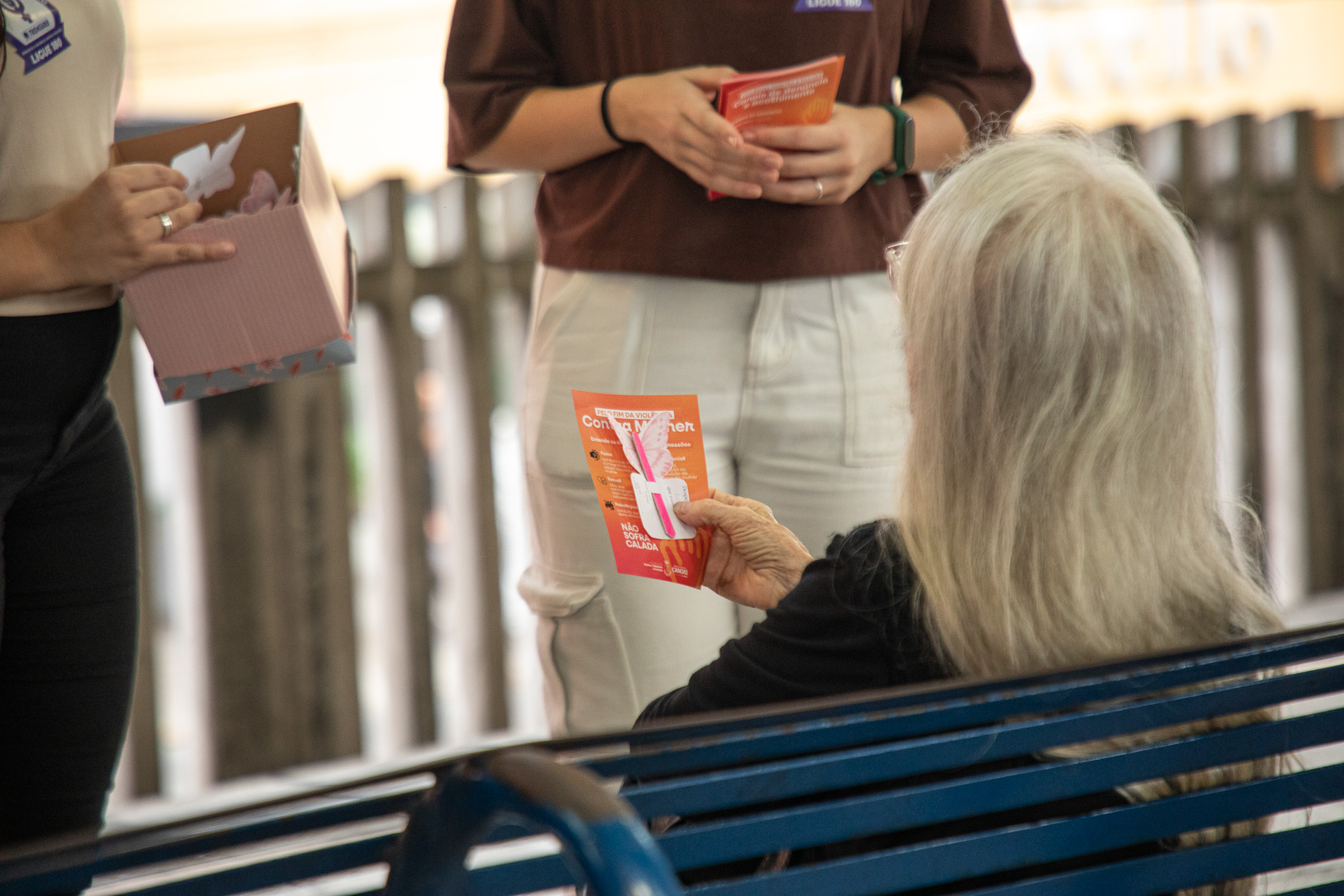 Prefeitura promove ação do Dia 25 Laranja na Estação Canoas