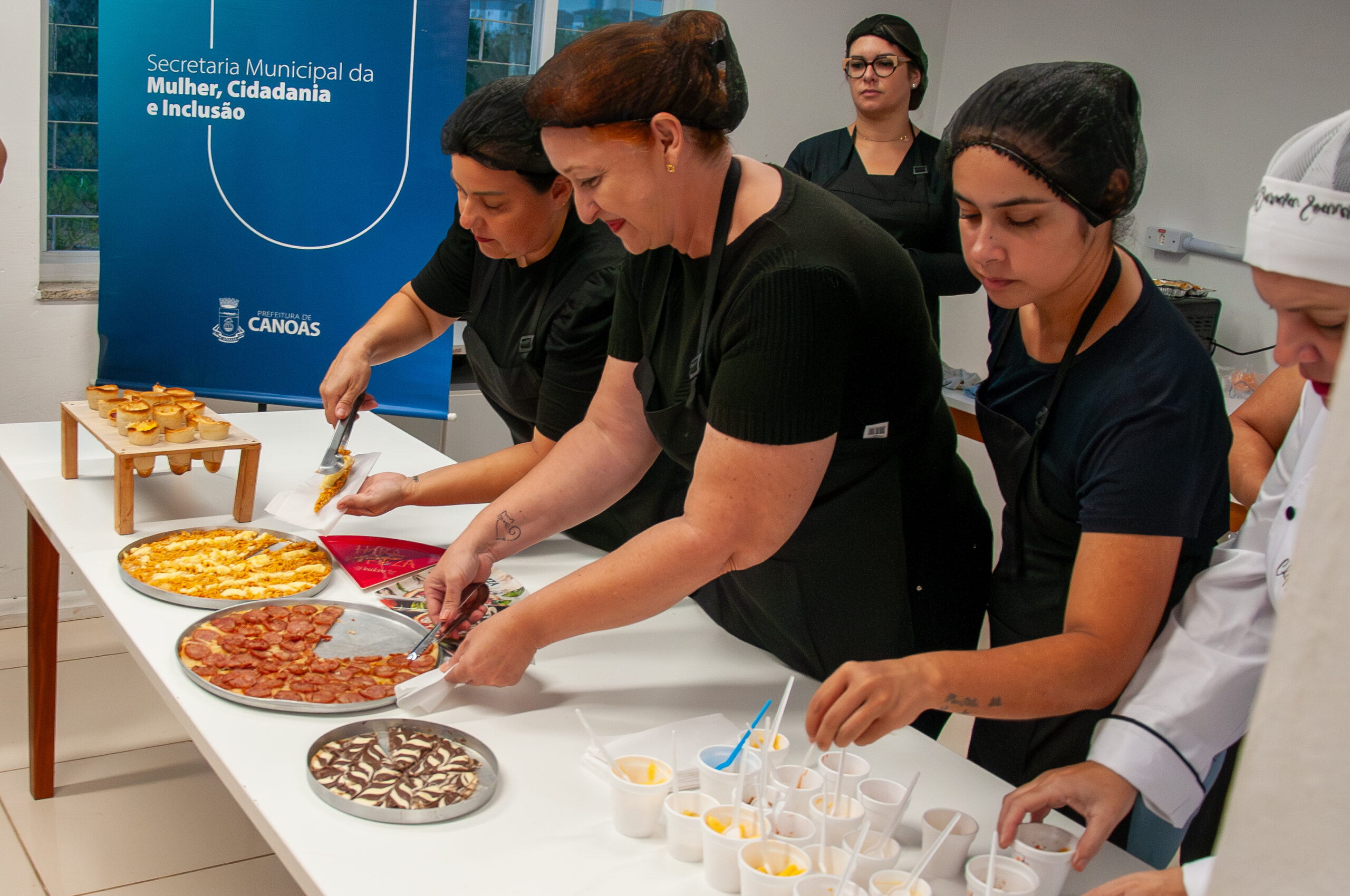 Casa Lilás recebe mulheres para avaliação prática de produção de alimentos no formato delivery