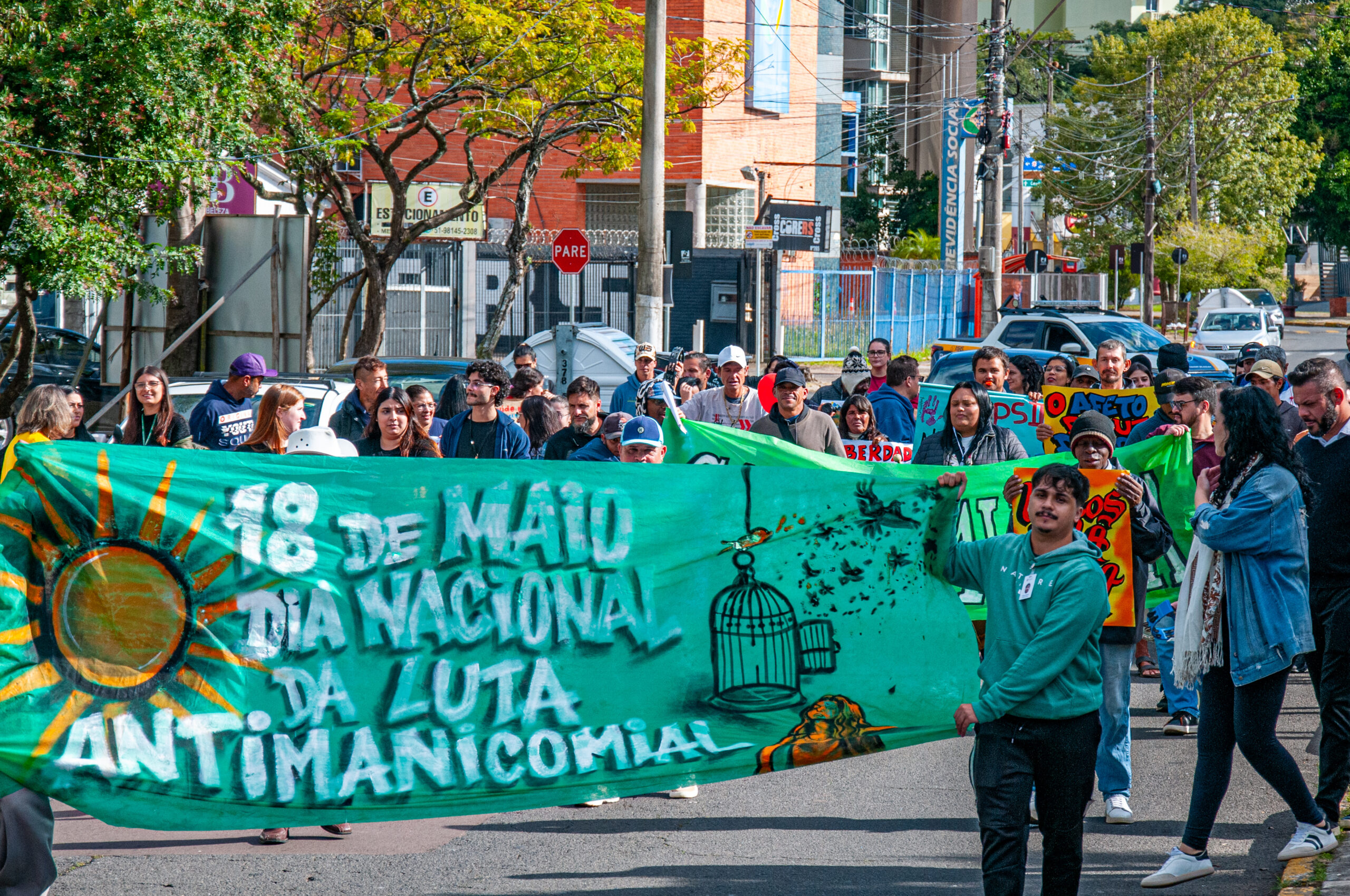 Canoas promove caminhada em celebração ao Dia Nacional da Luta Antimanicomial