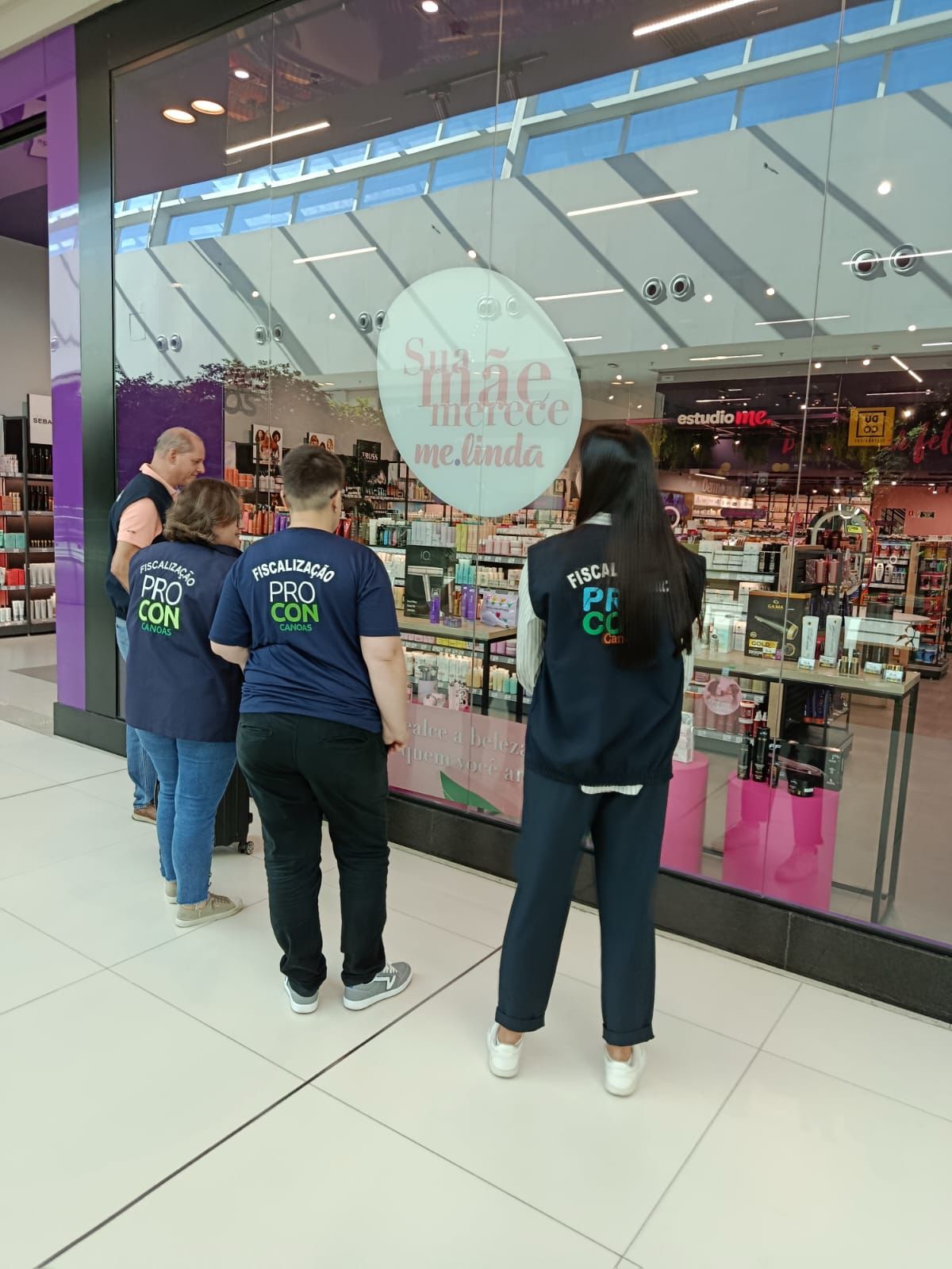 Fiscalização do Procon garante transparência na precificação em lojas de Canoas