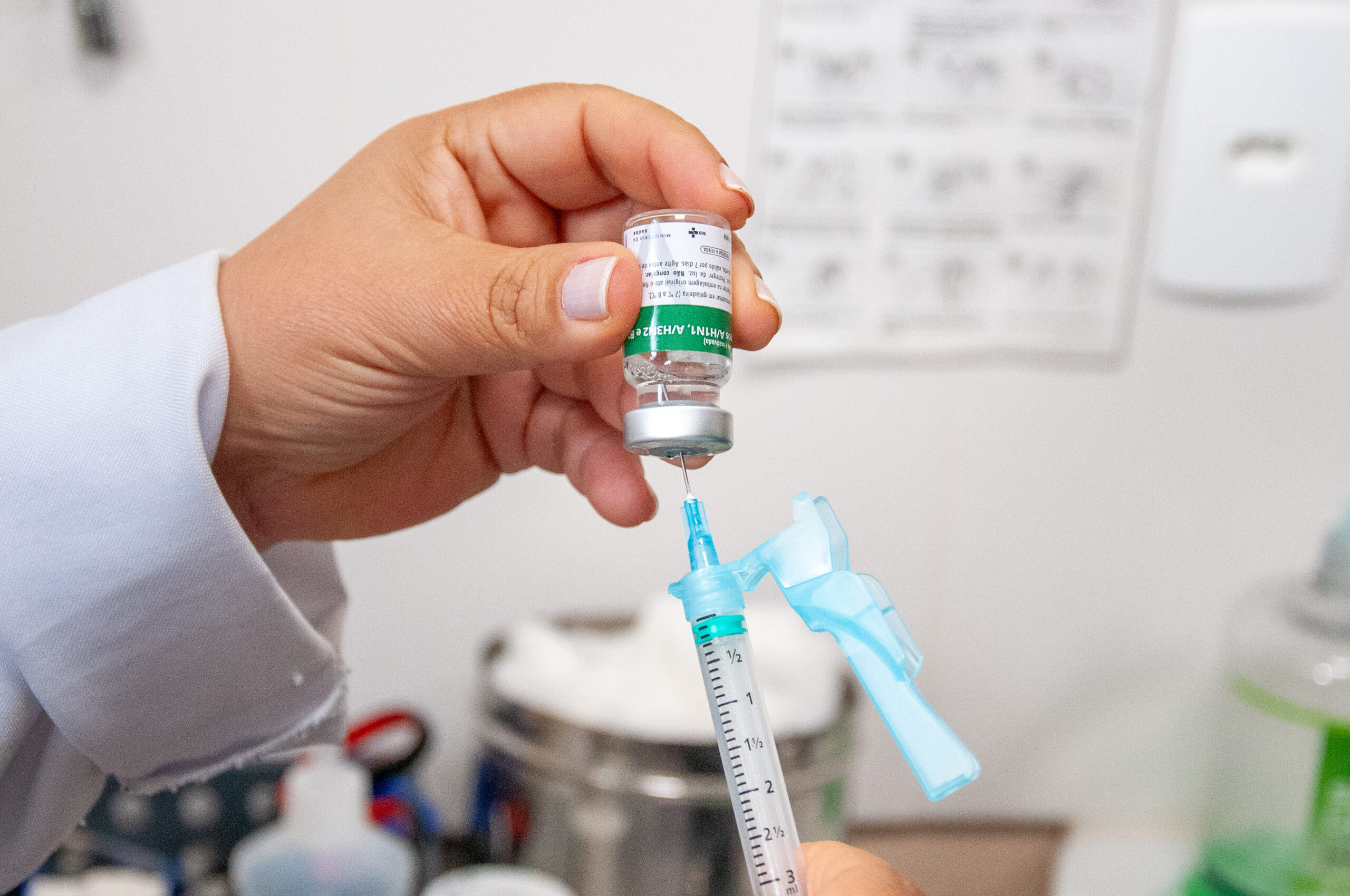 Vacina contra a gripe está disponível para toda a população