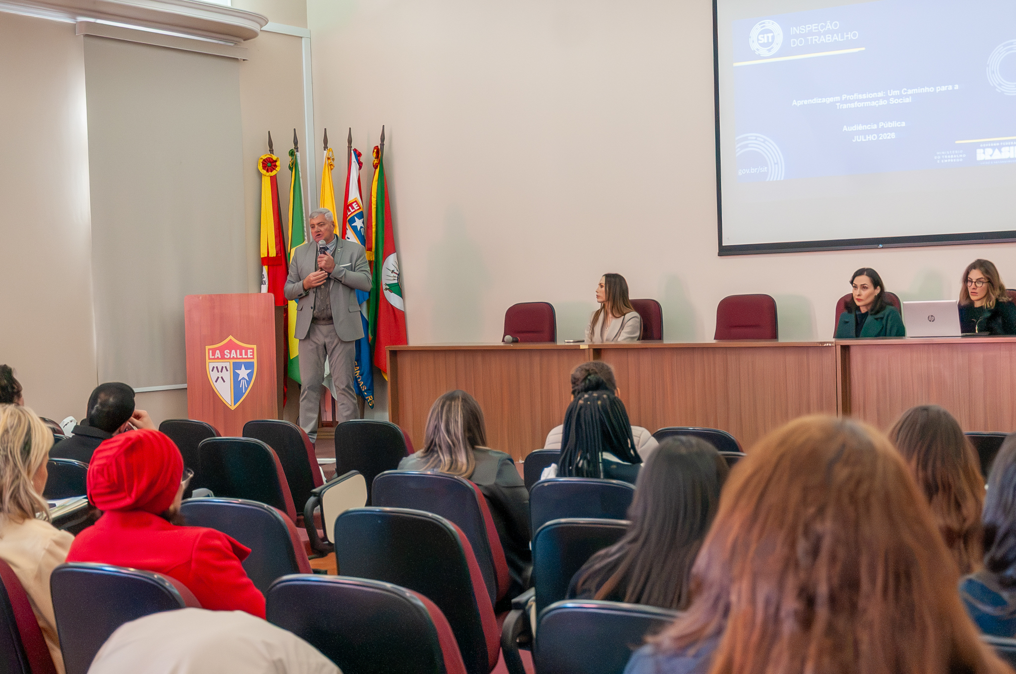 Audiência Pública fortalece inclusão de jovens em situação de vulnerabilidade no mercado de trabalho