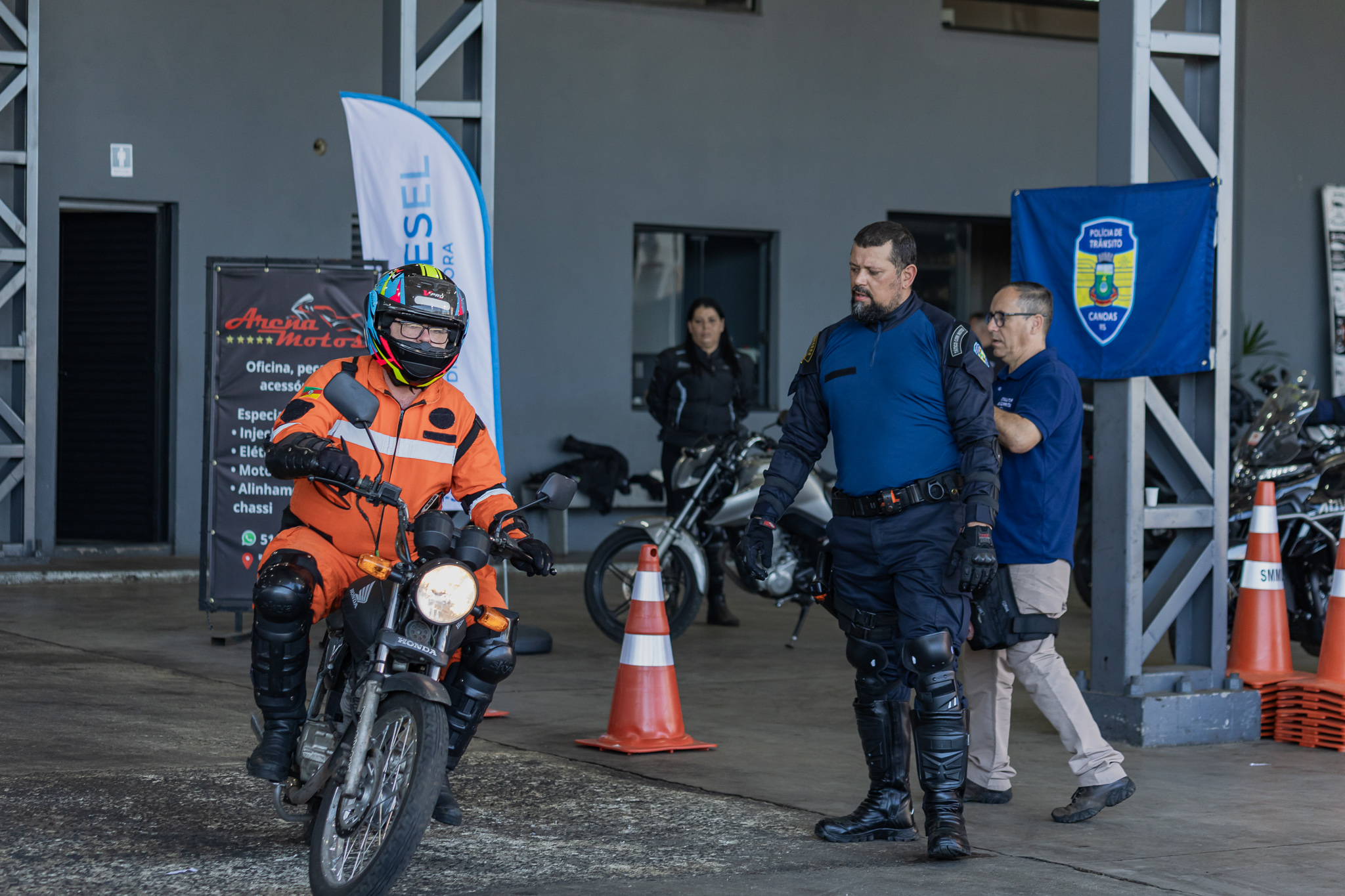Curso “Pilotagem Segura na Prática” reforça a segurança de motociclistas em Canoas