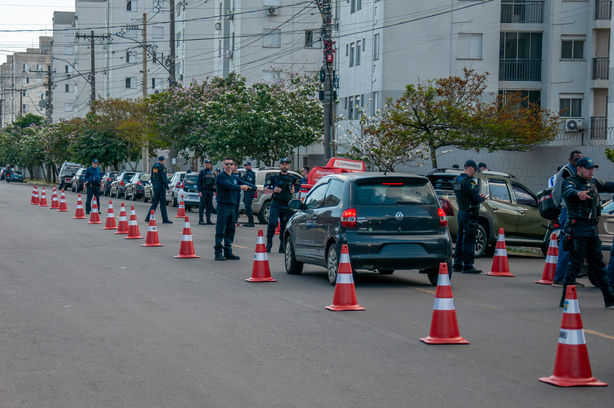 Agentes de Trânsito realizam blitz de fiscalização durante etapa final do curso de formação