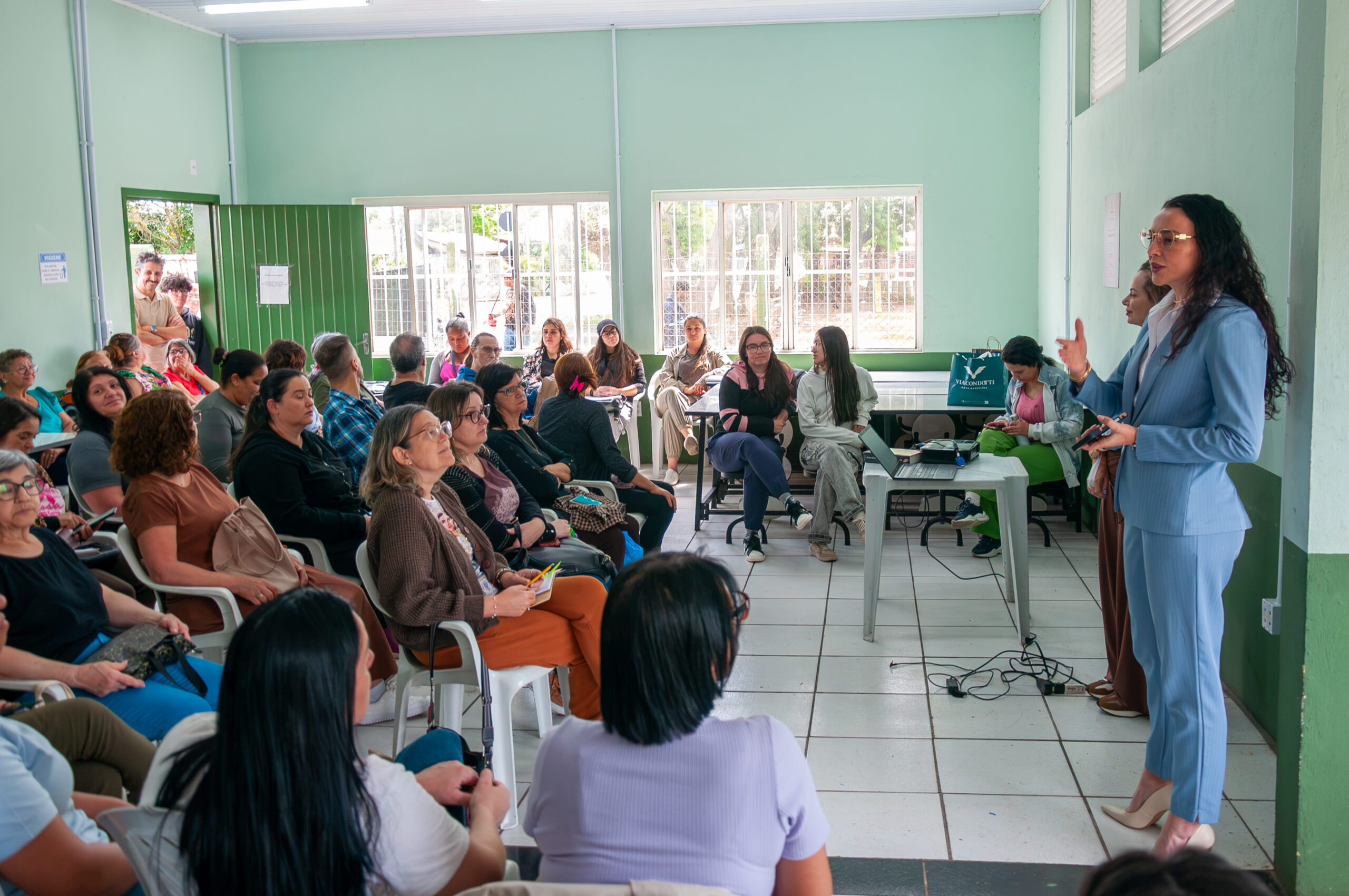 Canoas promove minicurso sobre plantas medicinais