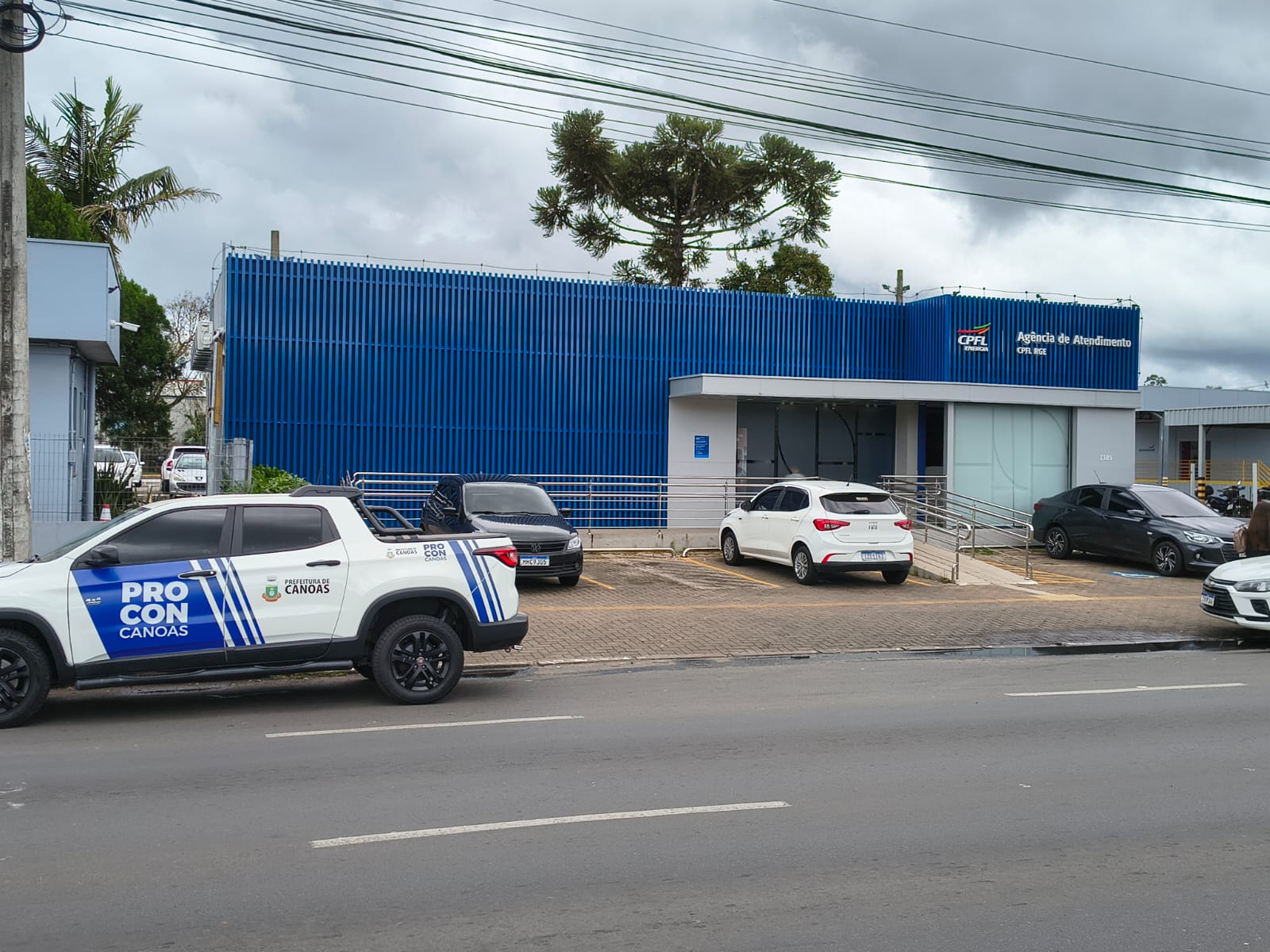Procon Canoas fiscaliza atendimento da RGE e cobra melhorias para garantir direitos dos consumidores